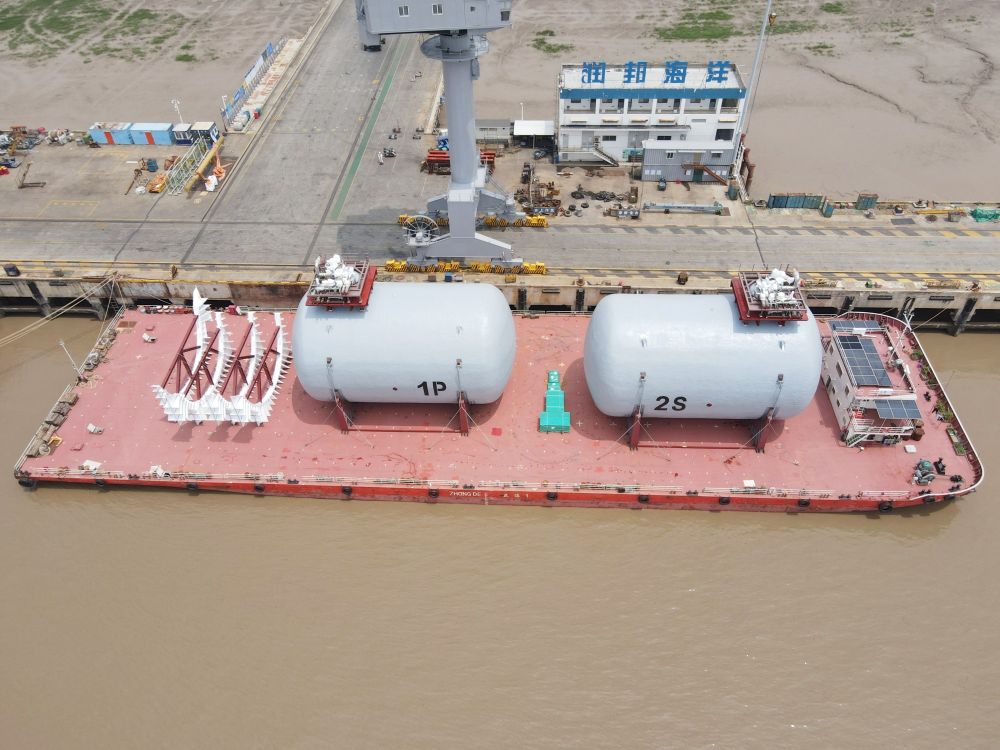 子公司潤邦海洋成功交付2套LNG不銹鋼低溫液罐，海外業(yè)務(wù)再添新彩(圖1)