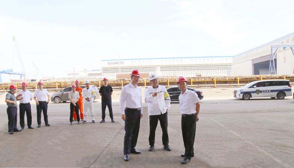 啟東市委副書記、市長(zhǎng)蔡毅帶隊(duì)調(diào)研子公司潤(rùn)邦海洋安全生產(chǎn)工作(圖1) 啟東市委副書記、市長(zhǎng)蔡毅帶隊(duì)調(diào)研子公司潤(rùn)邦海洋安全生產(chǎn)工作(圖1)